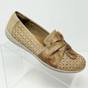 Earth Origins Finley Beige Tan Leather Twisted Bow Slip-On Flats Size 6
